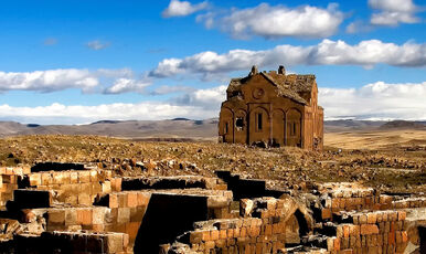 DOĞUNUN İNCİLERİ TURU