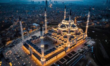 HZ. YUŞA TEPESİ- ÇAMLICA CAMİİ-  İSLAM ESERLERİ MÜZESİ AZİZ MAHMUD HÜDAYİ TÜRBESİ – TEKNEDE İFTAR