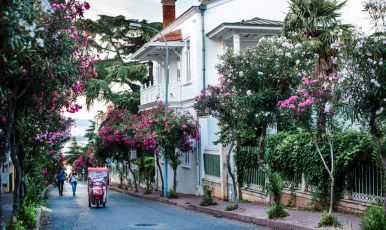 BÜYÜKADA VE HEYBELİADA TURU